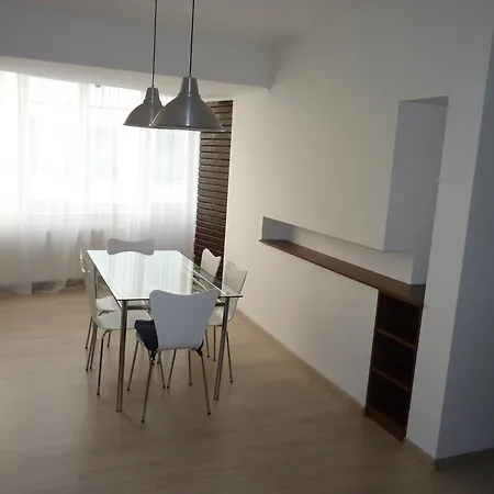 Daire Sala Palatului Bükreş